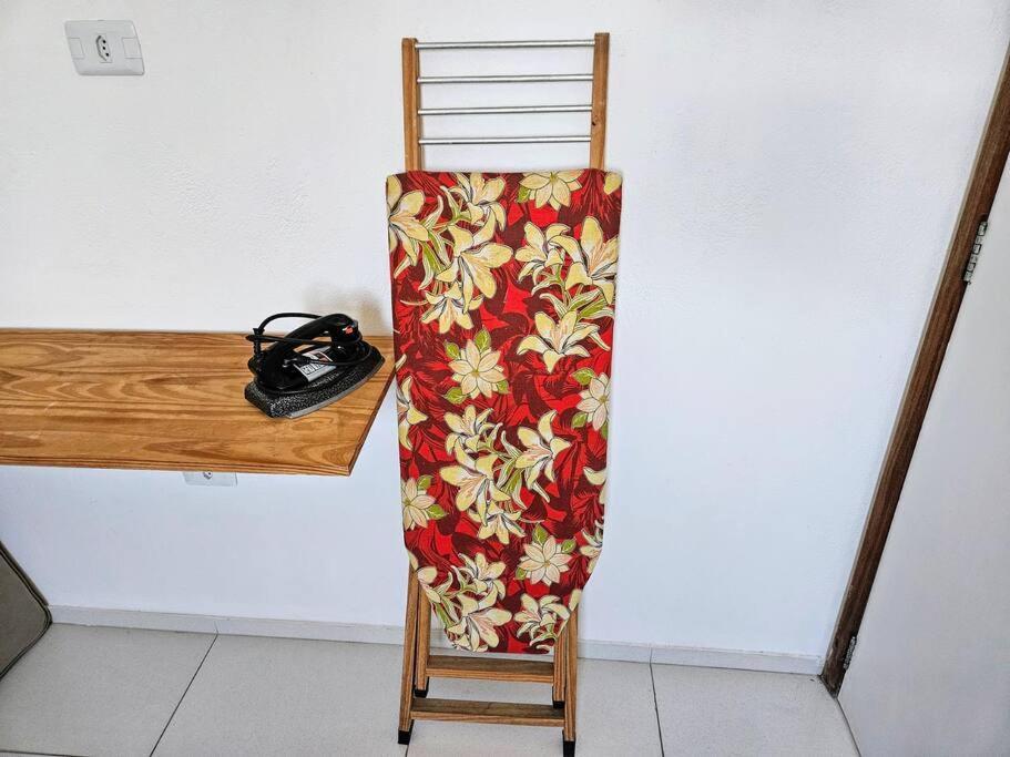 Centro De Convencoes 1km, Ac, Chuv Elet, 2 Qt, Varanda Apartamento *
